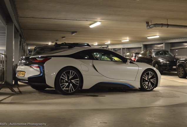 BMW i8