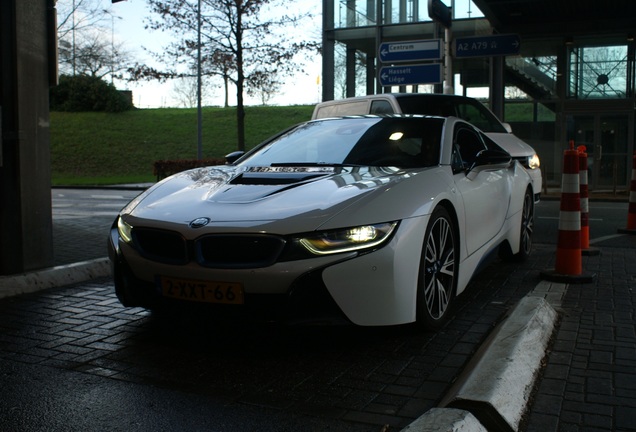 BMW i8