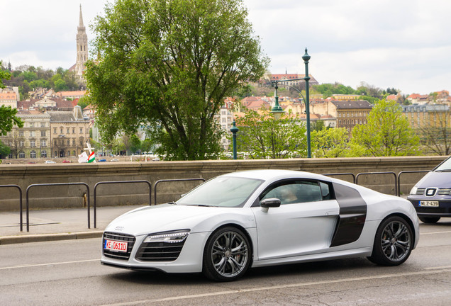 Audi R8 V10 Plus 2013