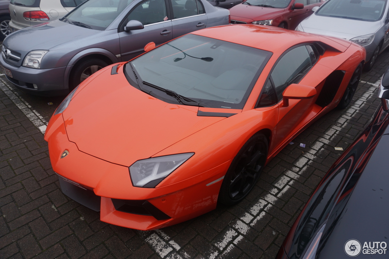 Lamborghini Aventador LP700-4