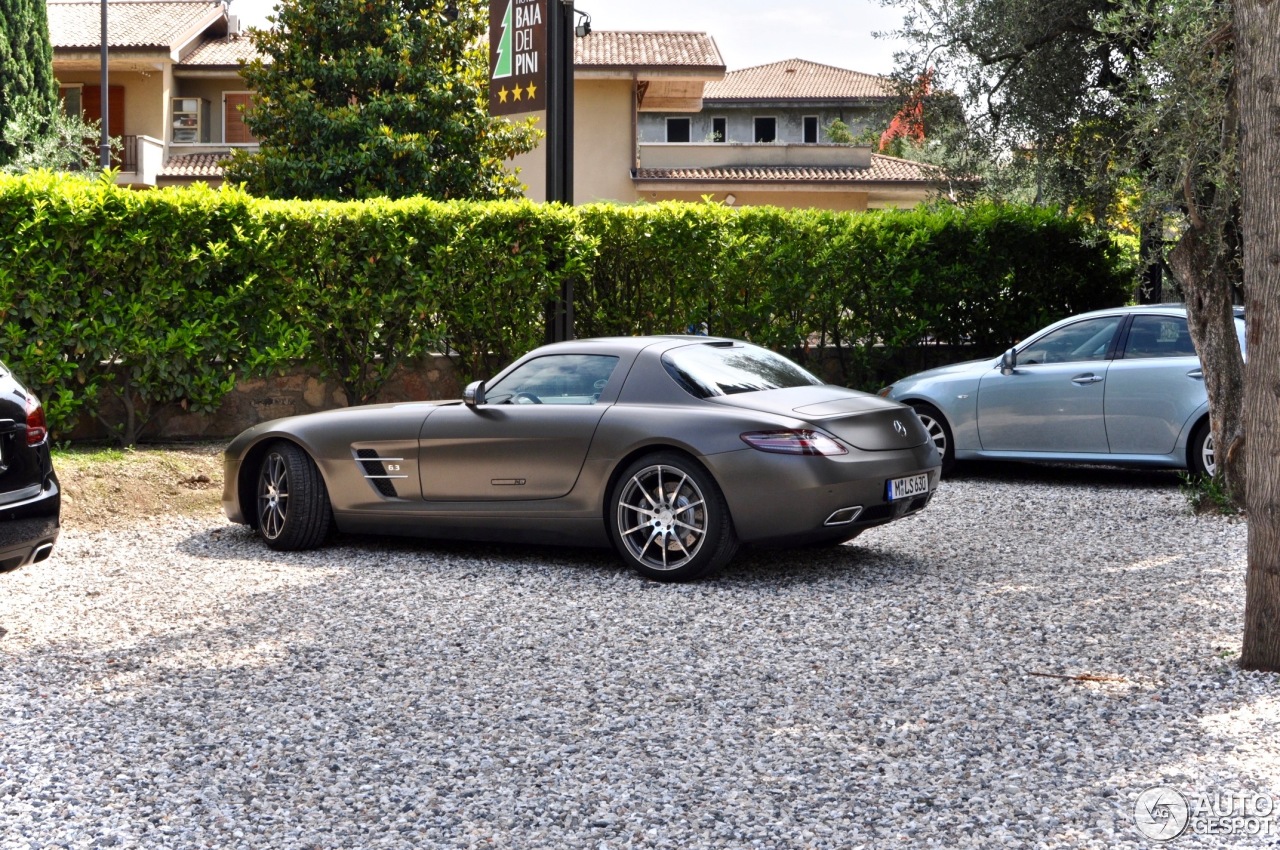 Mercedes-Benz SLS AMG