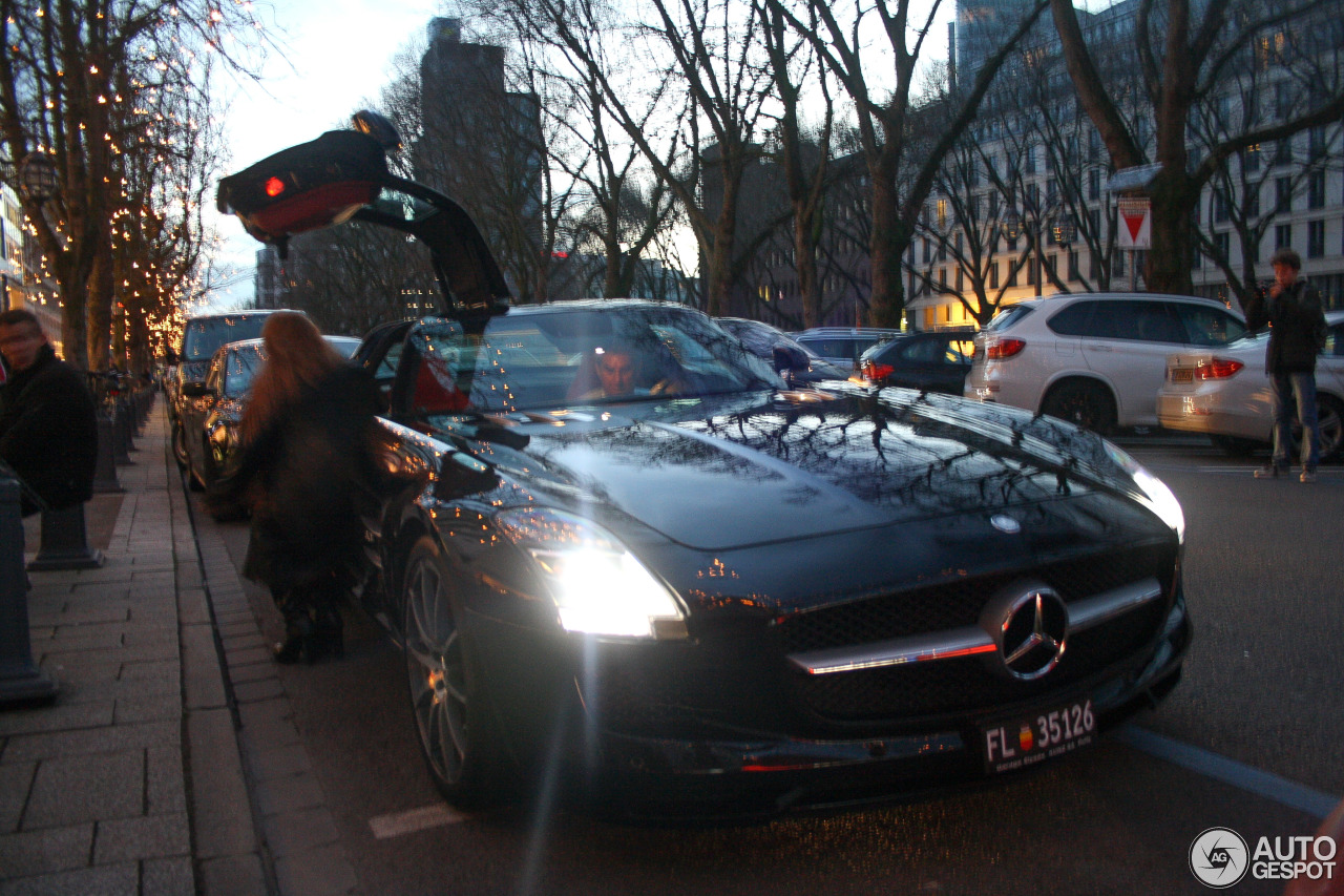 Mercedes-Benz SLS AMG