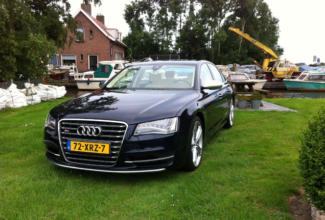 Audi S8 D4