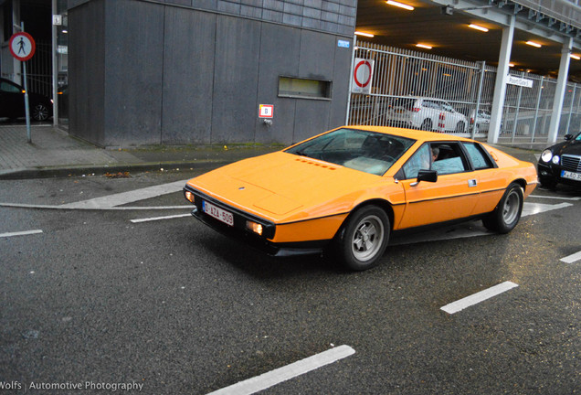 Lotus Esprit S2