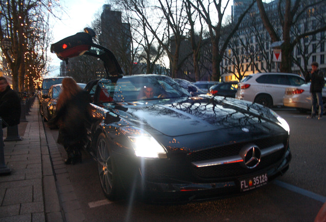 Mercedes-Benz SLS AMG