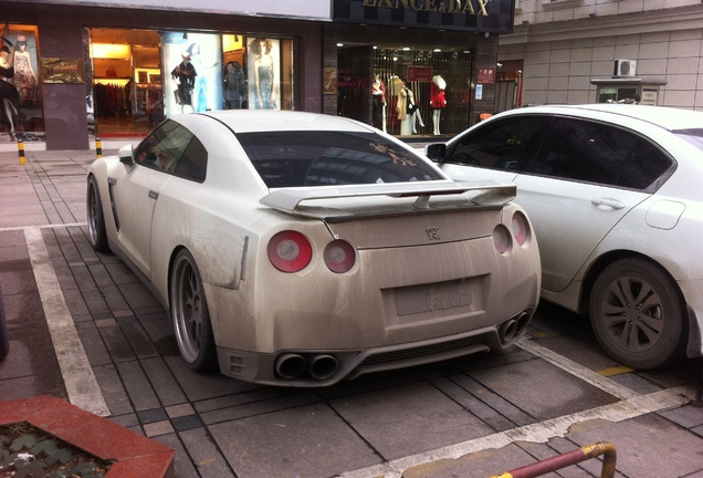 Nissan GT-R 2011