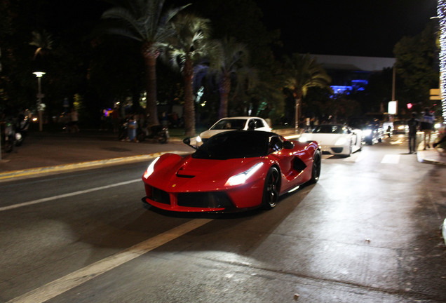 Porsche 918 Spyder Weissach Package