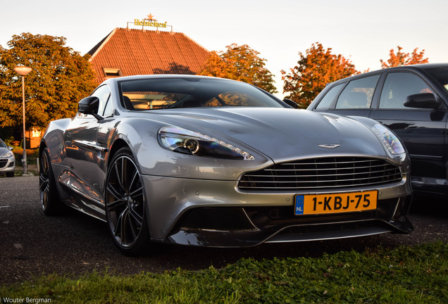 Aston Martin Vanquish 2013