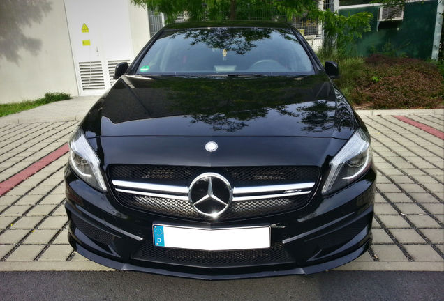 Mercedes-Benz A 45 AMG