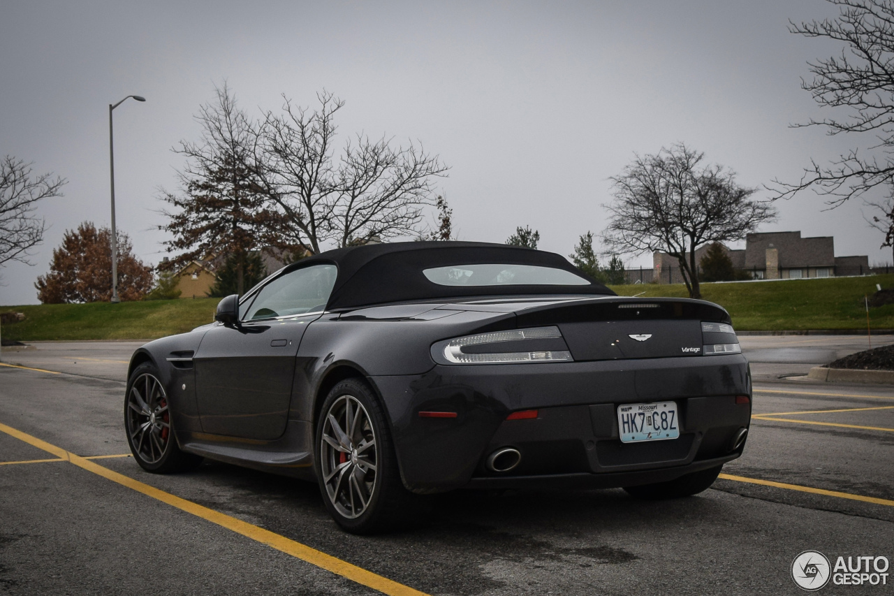 Aston Martin V8 Vantage Roadster 2012