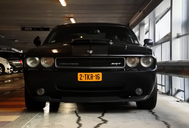 Dodge Challenger SRT-8