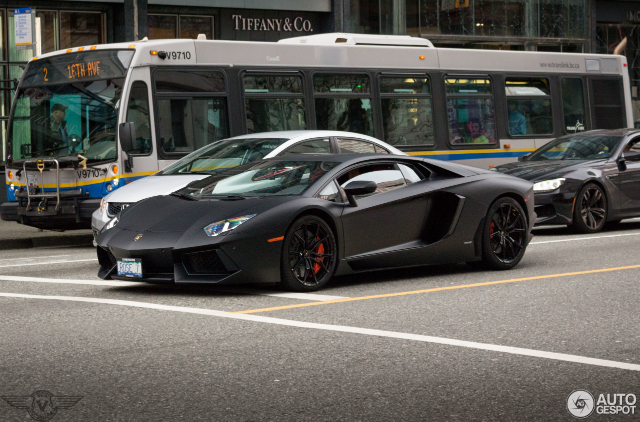 Lamborghini Aventador LP700-4