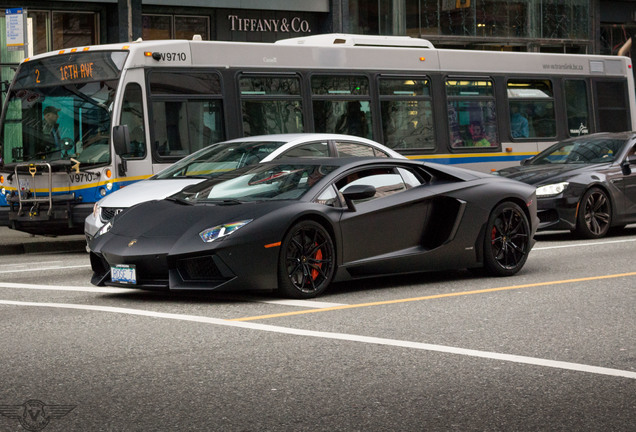 Lamborghini Aventador LP700-4