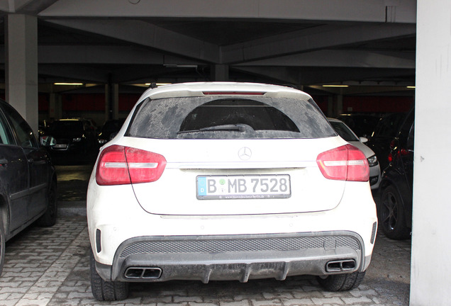 Mercedes-Benz GLA 45 AMG X156