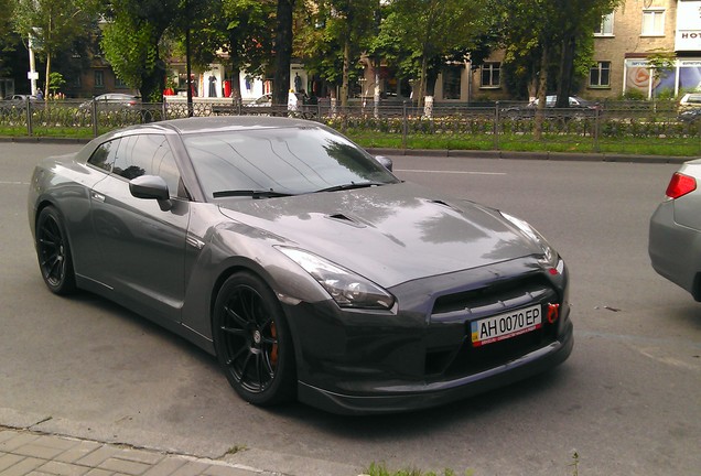 Nissan GT-R