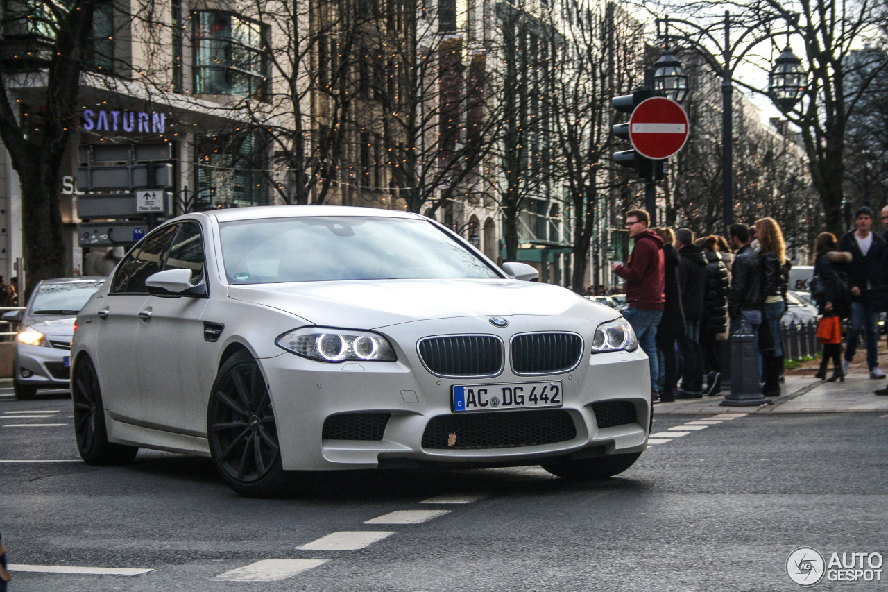 BMW M5 F10 2011