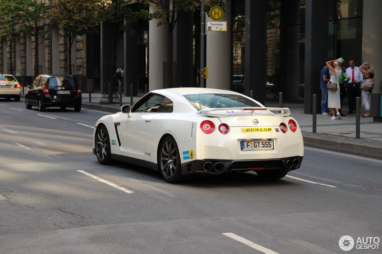 Nissan GT-R 2011