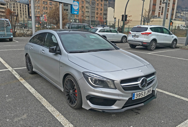 Mercedes-Benz CLA 45 AMG Shooting Brake