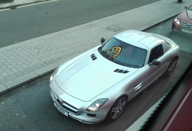 Mercedes-Benz SLS AMG