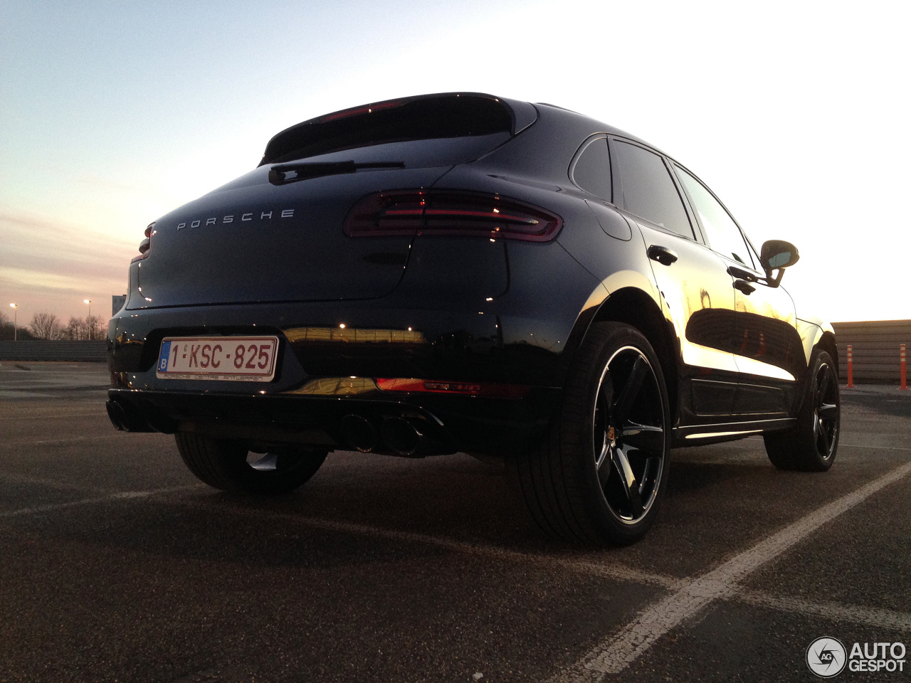 Porsche 95B Macan Turbo