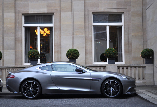 Aston Martin Vanquish 2013