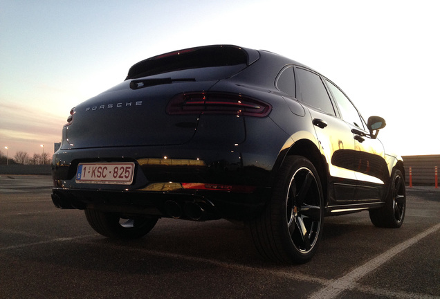 Porsche 95B Macan Turbo