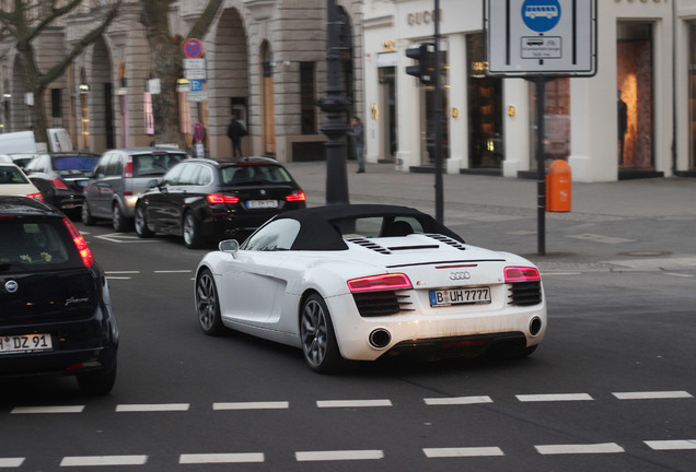Audi R8 V8 Spyder 2013