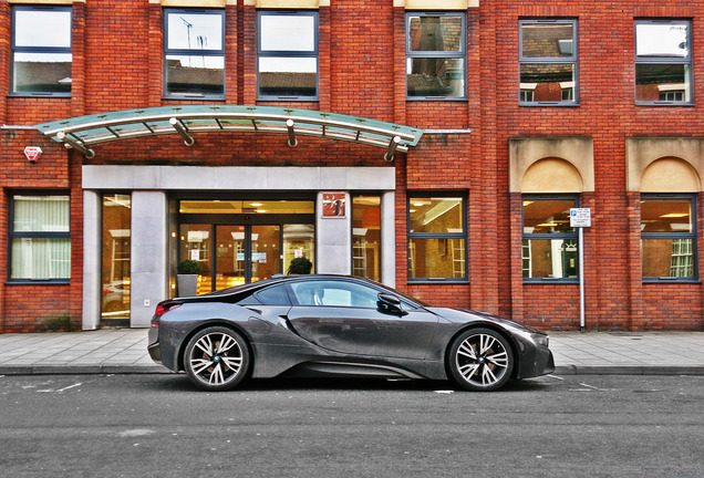 BMW i8