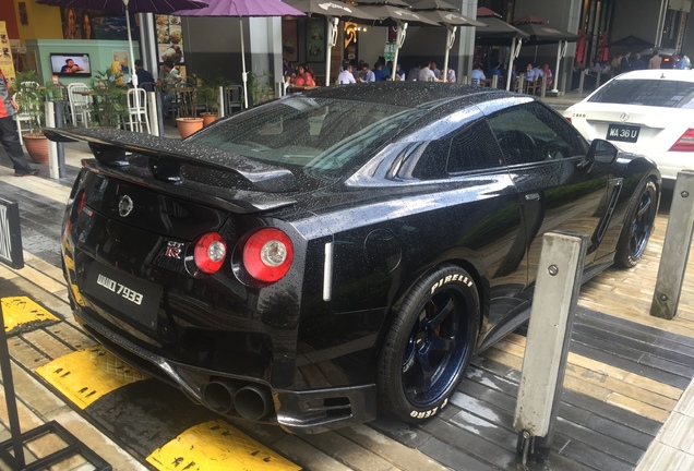 Nissan GT-R