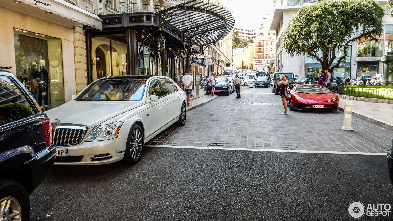 Maybach 62 S Landaulet 2011