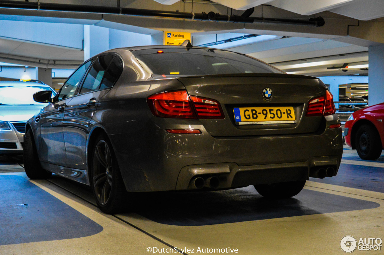 BMW M5 F10 2011