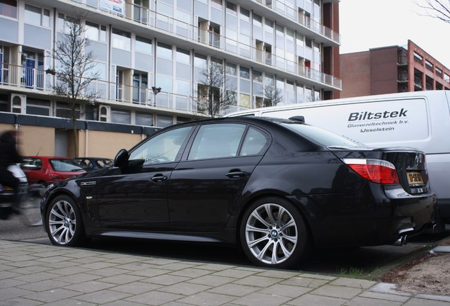 BMW M5 E60 2005