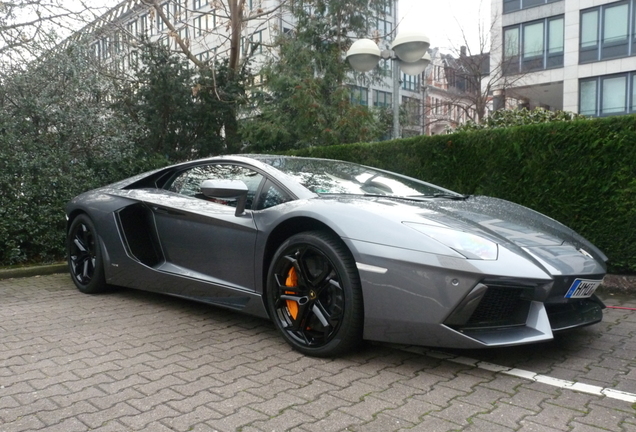 Lamborghini Aventador LP700-4