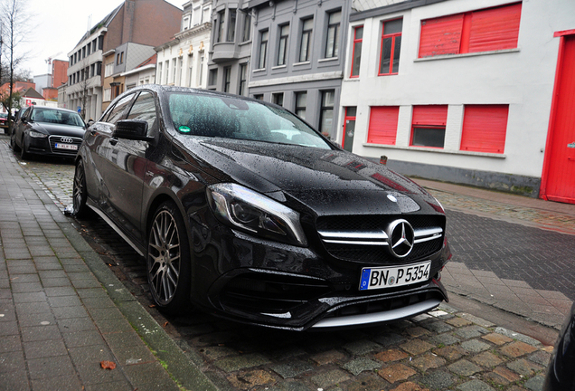 Mercedes-AMG A 45 W176 2015