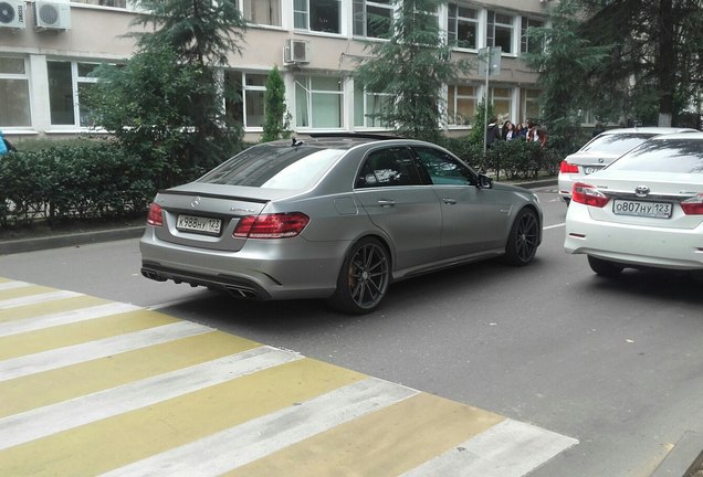 Mercedes-Benz E 63 AMG S W212