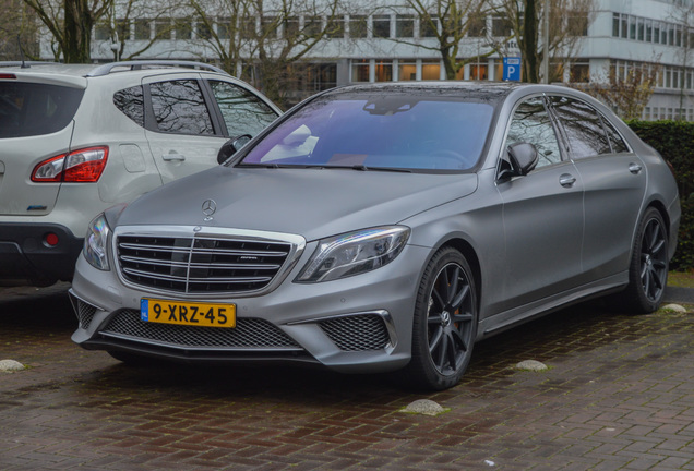 Mercedes-Benz S 65 AMG V222