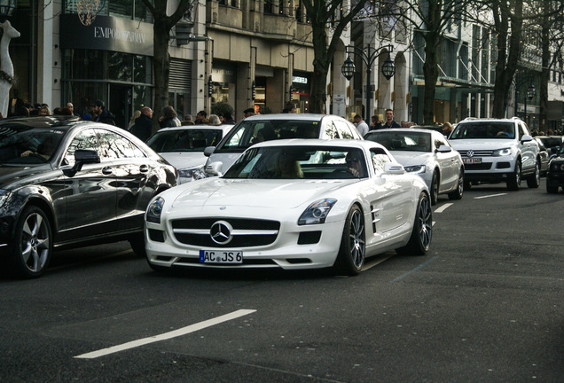 Mercedes-Benz SLS AMG