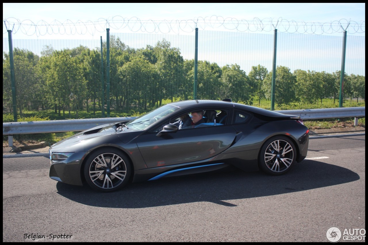 BMW i8