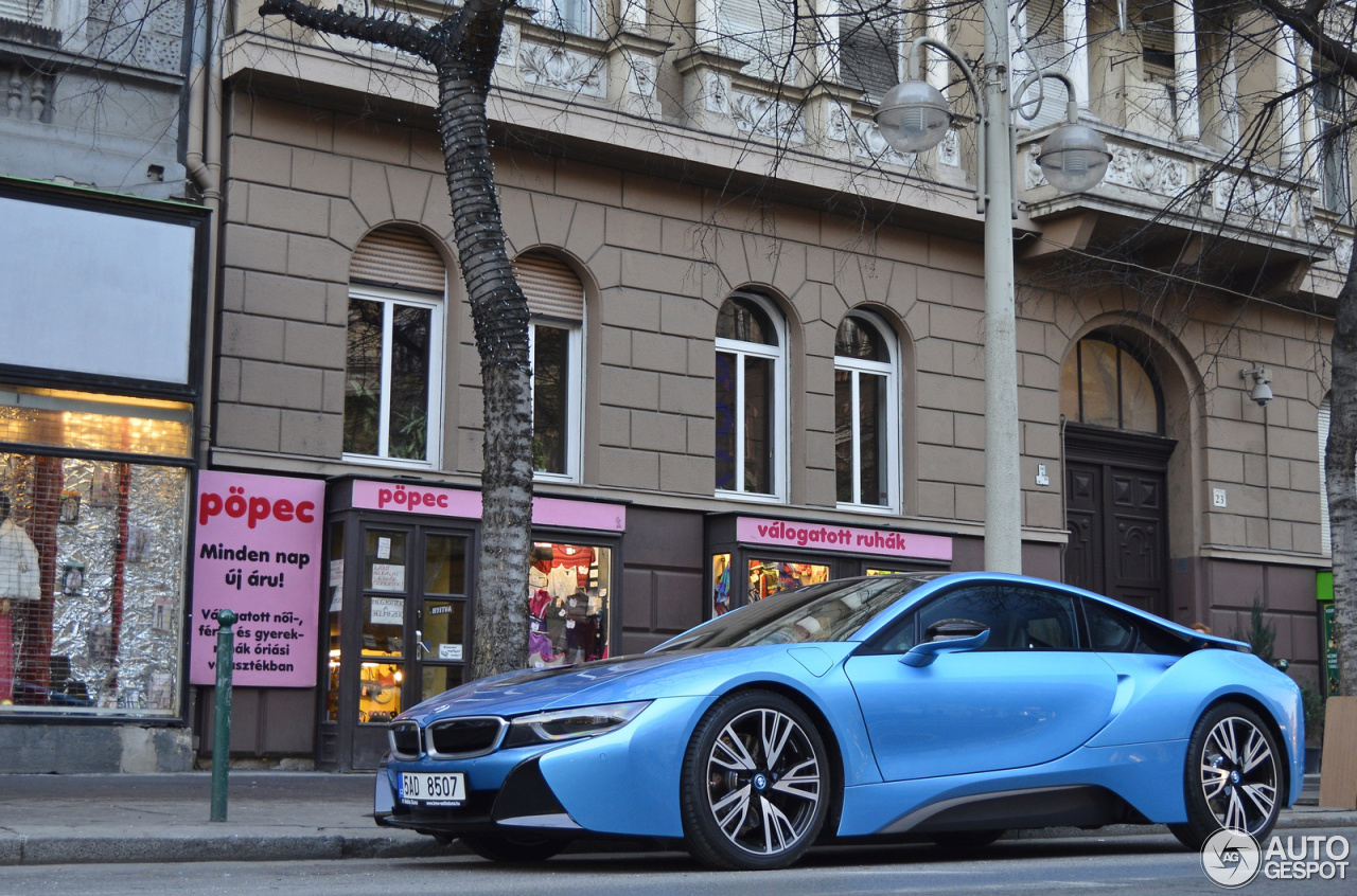 BMW i8