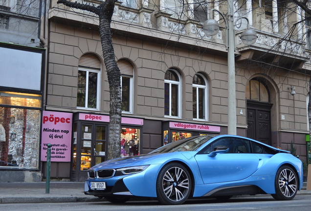 BMW i8