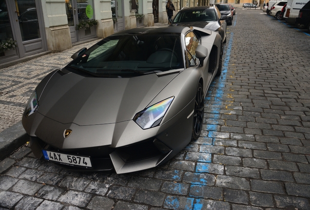 Lamborghini Aventador LP700-4 Roadster