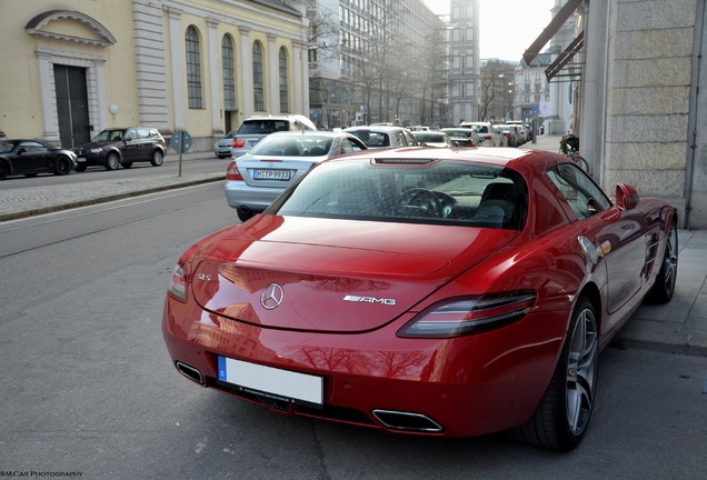 Mercedes-Benz SLS AMG