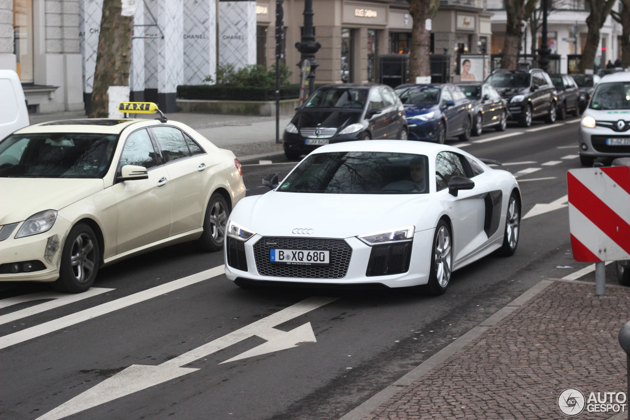 Audi R8 V10 Plus 2015