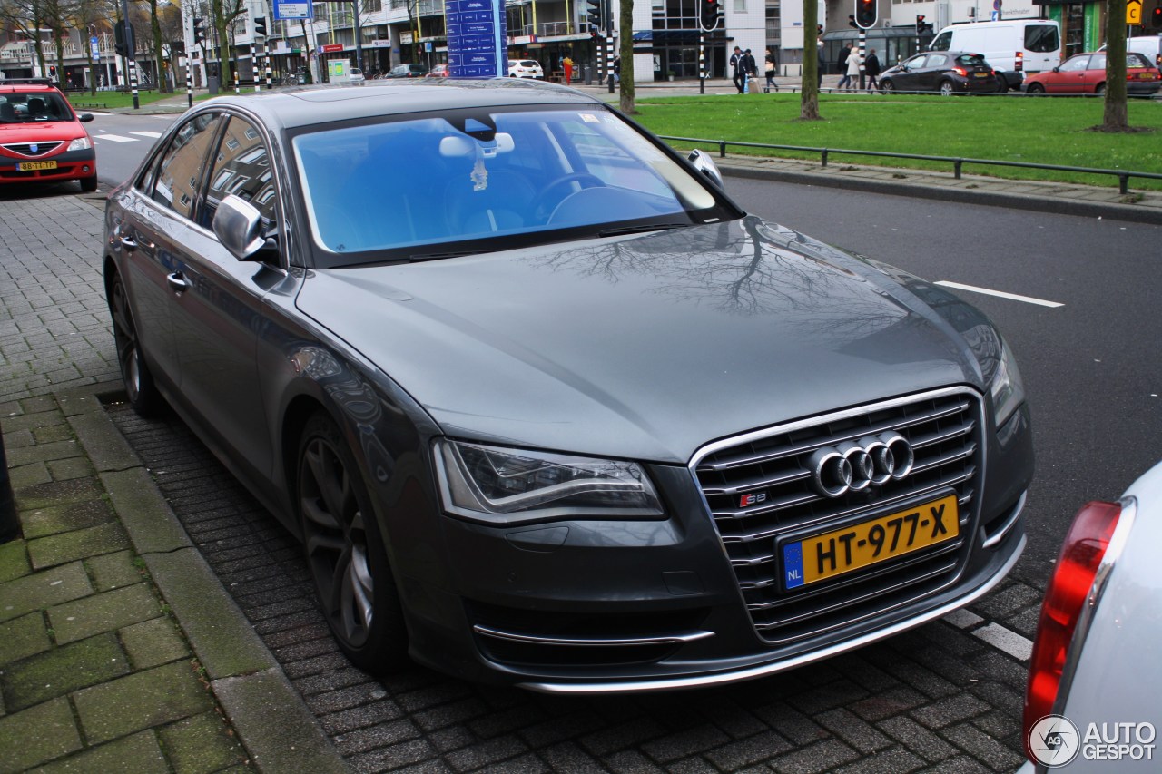 Audi S8 D4