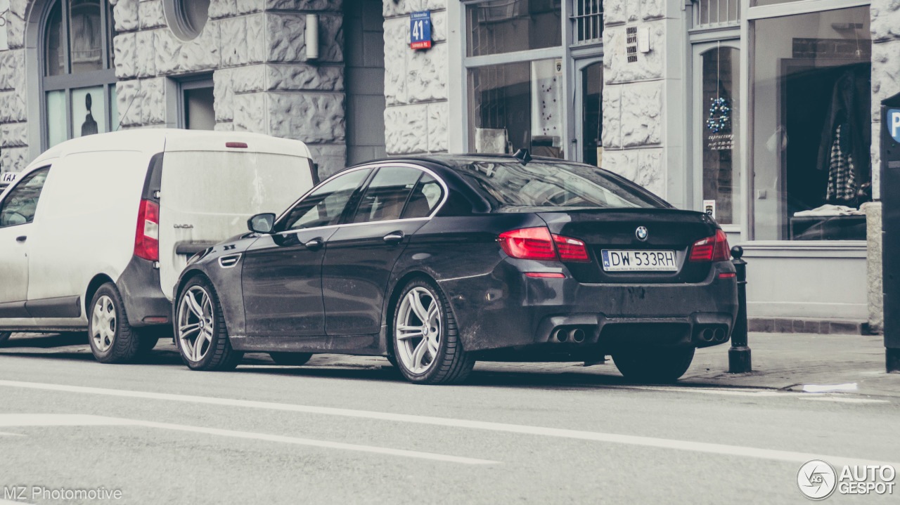 BMW M5 F10 2011