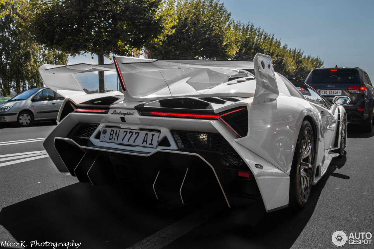 Lamborghini Veneno LP750-4 Roadster