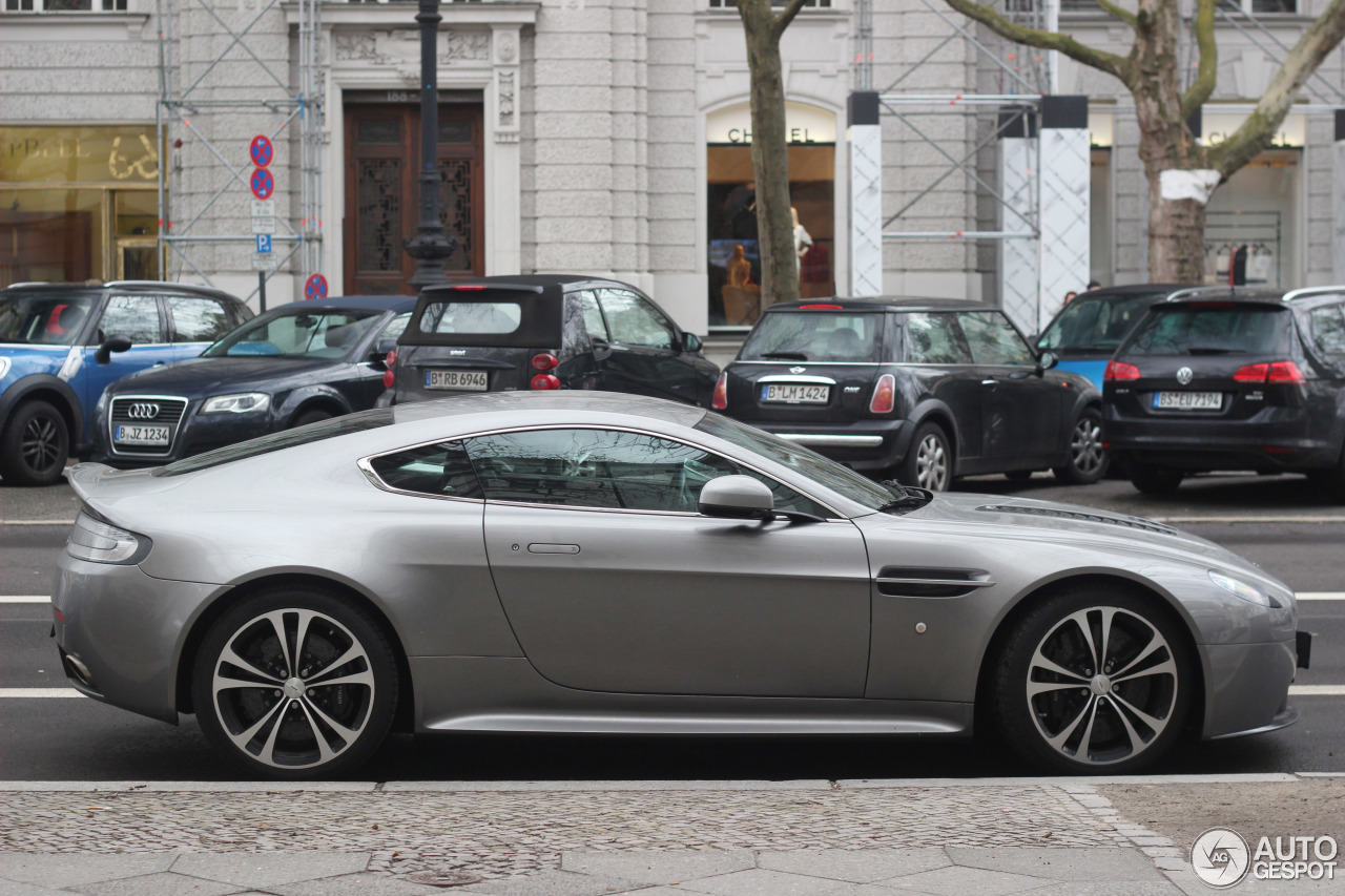 Aston Martin V12 Vantage