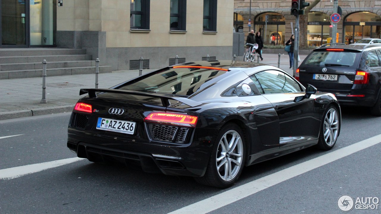 Audi R8 V10 Plus 2015