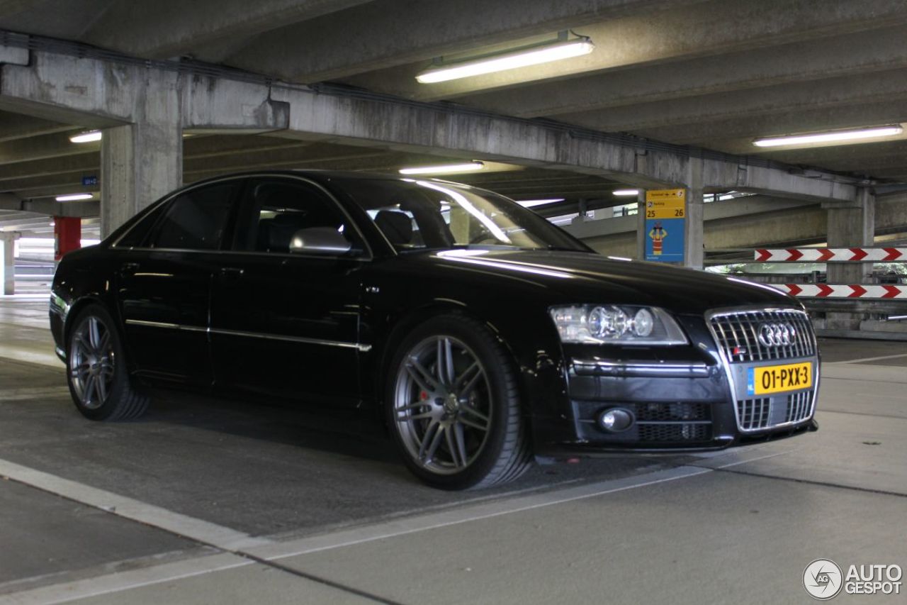 Audi S8 D3