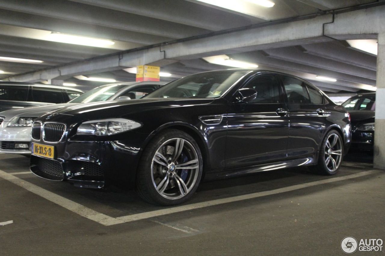 BMW M5 F10 2011